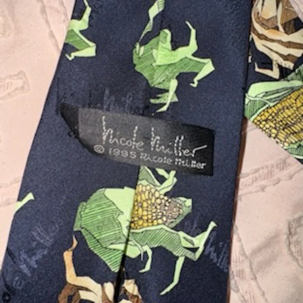 Nicole Miller Green and Yellow Corn Pattern Tie - Picture 2 of 3